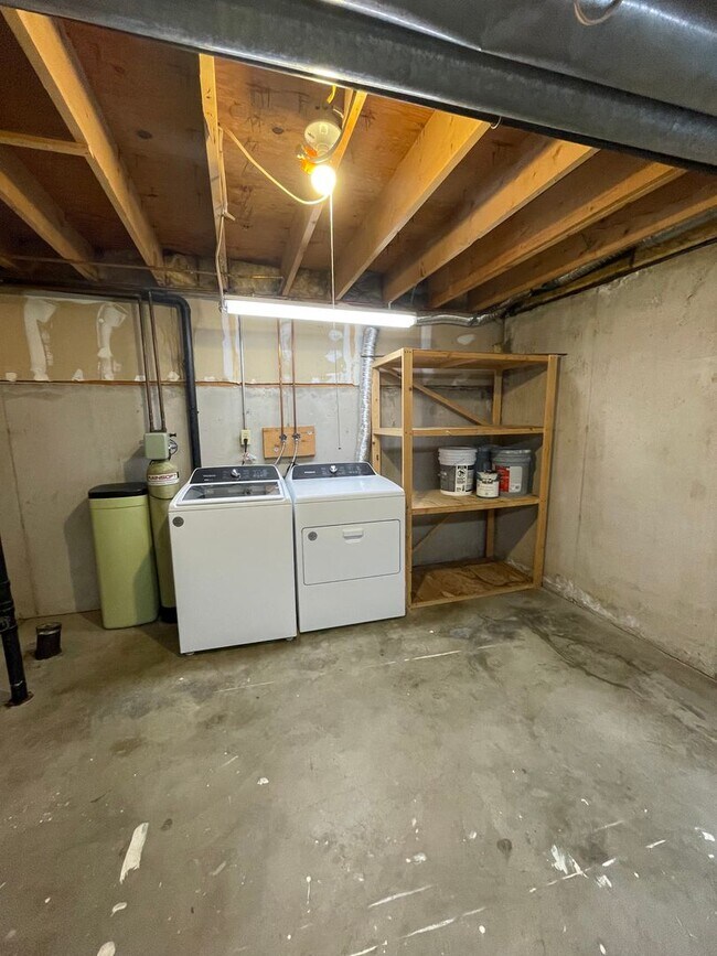 Building Photo - Charming 3-Bedroom Home in Victoria Place neighborhood! MOVE IN SPECIAL!!