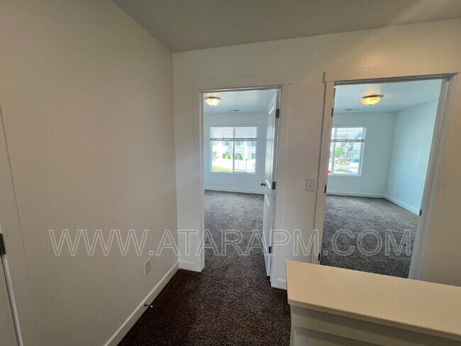 Building Photo - 346 Grassland Dr
