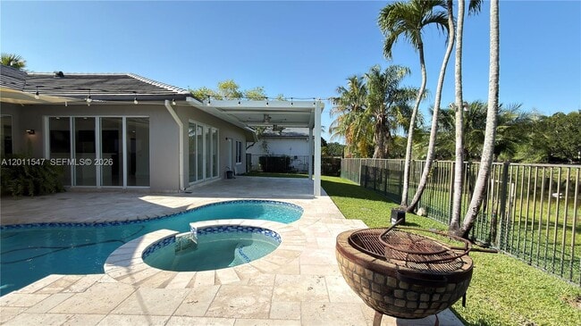 Building Photo - 3767 Oak Ridge Cir