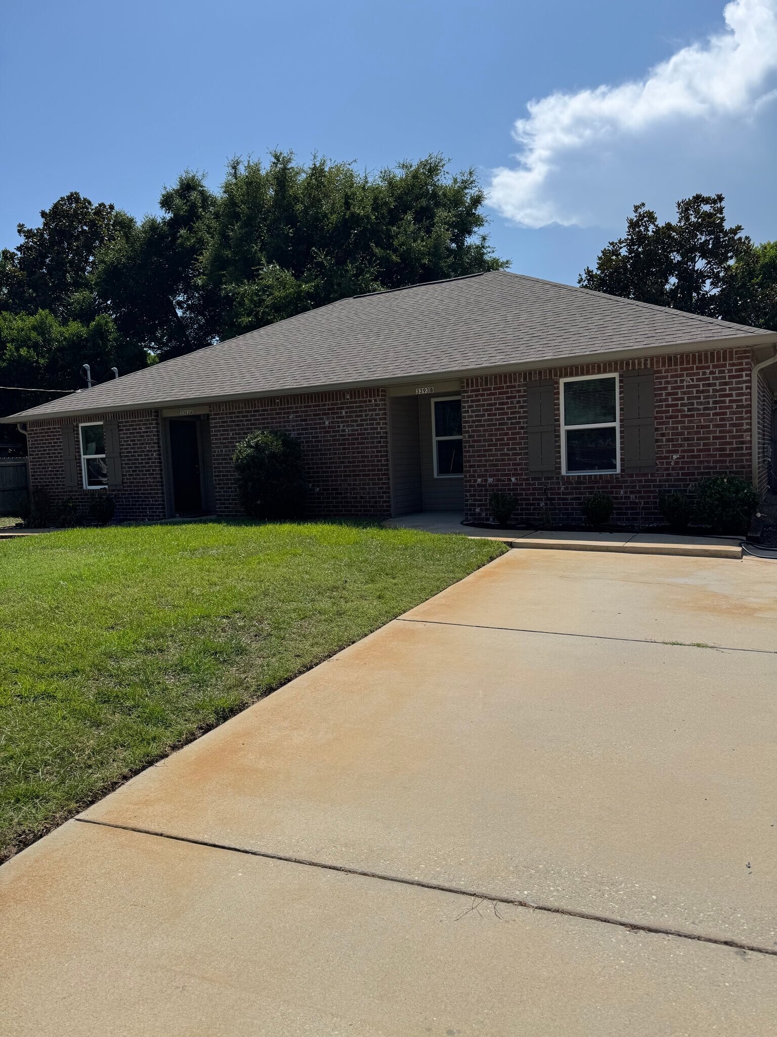 Building Photo - 3393 Green Briar Cir