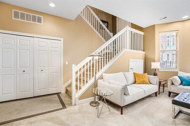 Building Photo - 33 Winder St