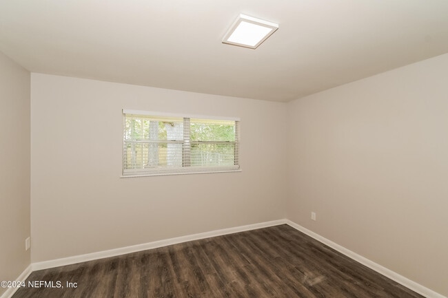 Building Photo - 7070 Perke Dr