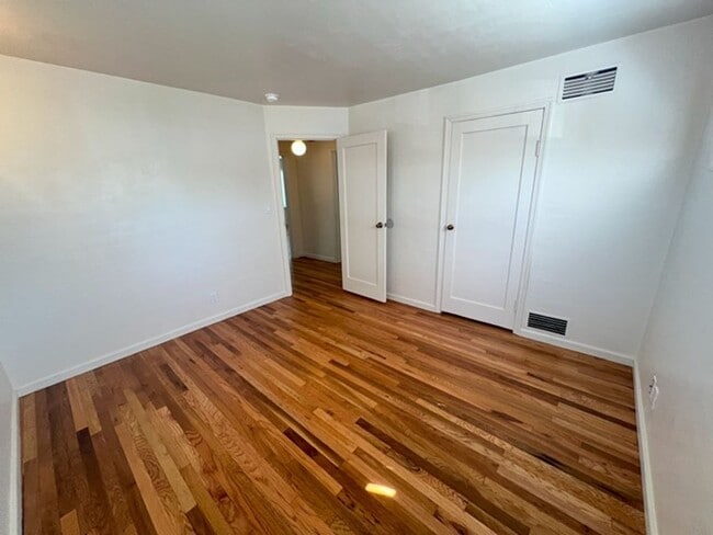 Building Photo -  Refreshed Three Bedroom Central Sparks...