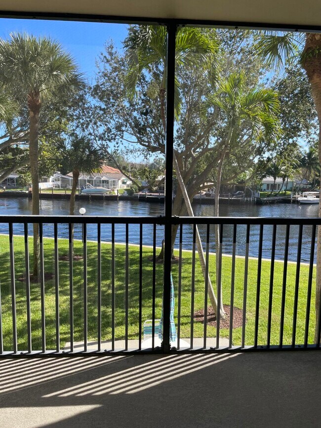 Building Photo - 14 Royal Palm Way