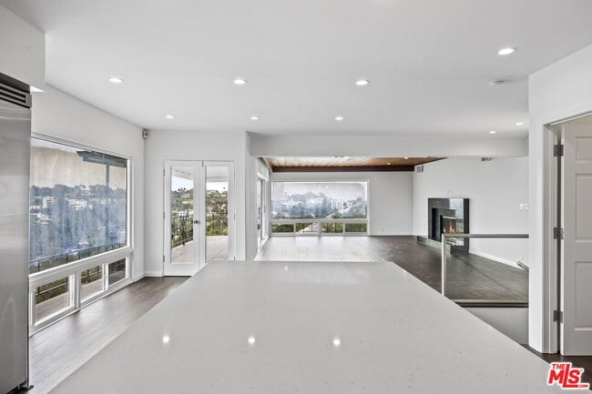 Building Photo - 350 Chautauqua Blvd