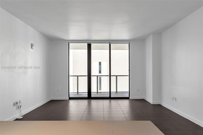 Building Photo - 1600 NE 1st Ave