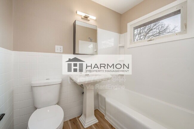 Building Photo - 8514 W 9th St N