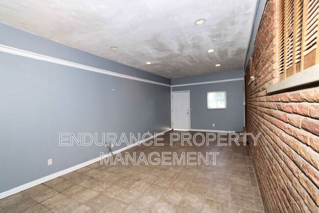 Building Photo - 3448 Ringwood St
