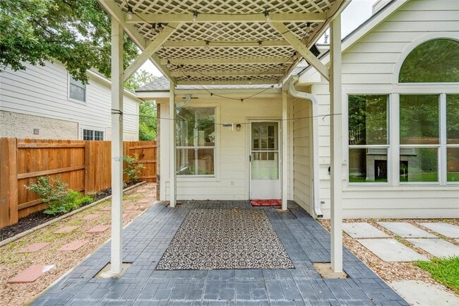 Building Photo - 8106 Longdraw Dr