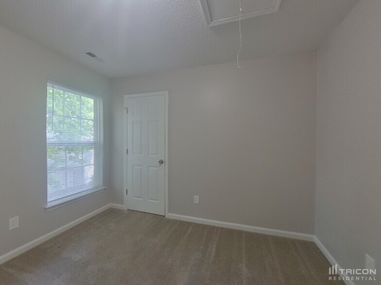 Building Photo - 175 Walmsley Pl