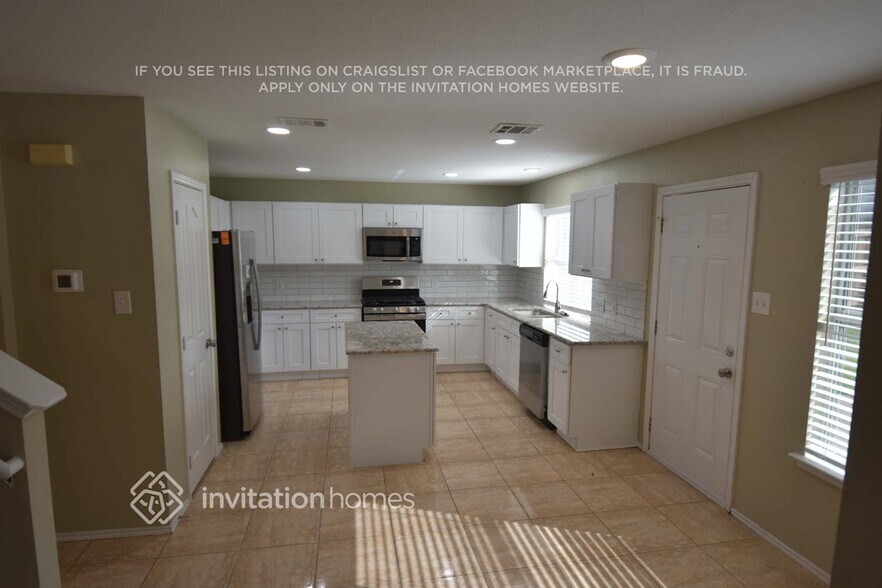 Building Photo - 7215 Fossil Garden Dr