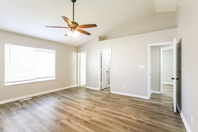 Building Photo - 6642 Pasco Ln