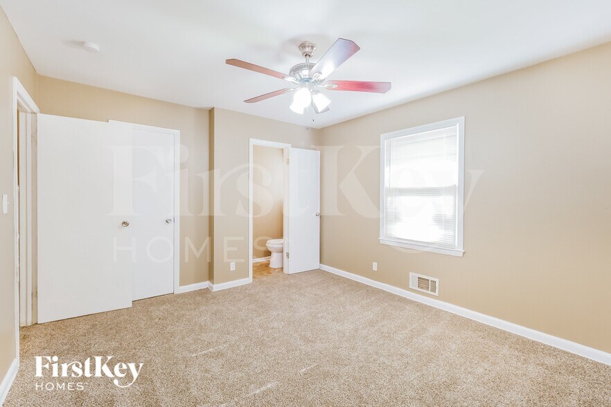 Building Photo - 4837 Overton Ave