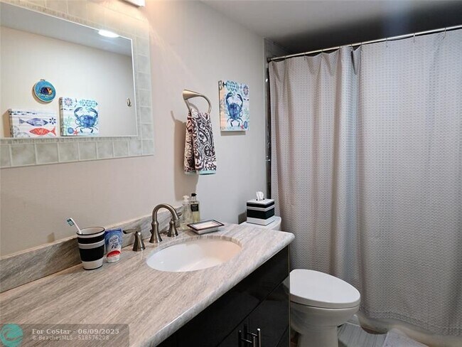 Building Photo - 1350 River Reach Dr