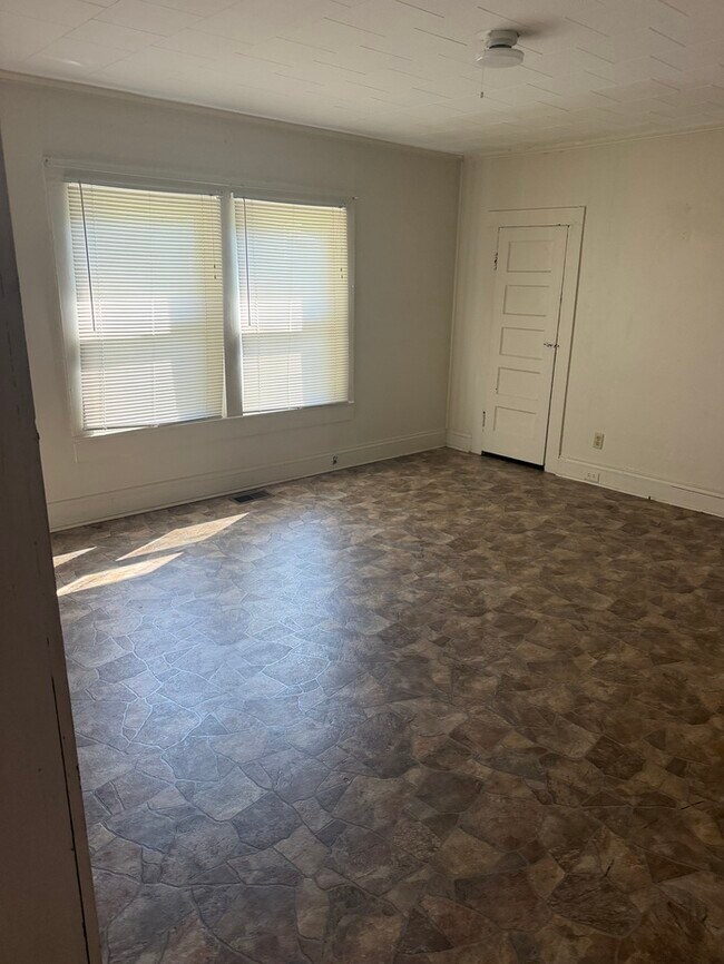 Building Photo - 212 Shinn St