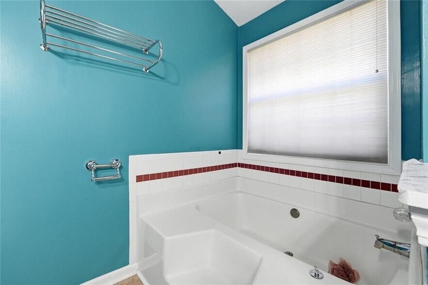 Building Photo - 2833 Loral Pines Dr NW