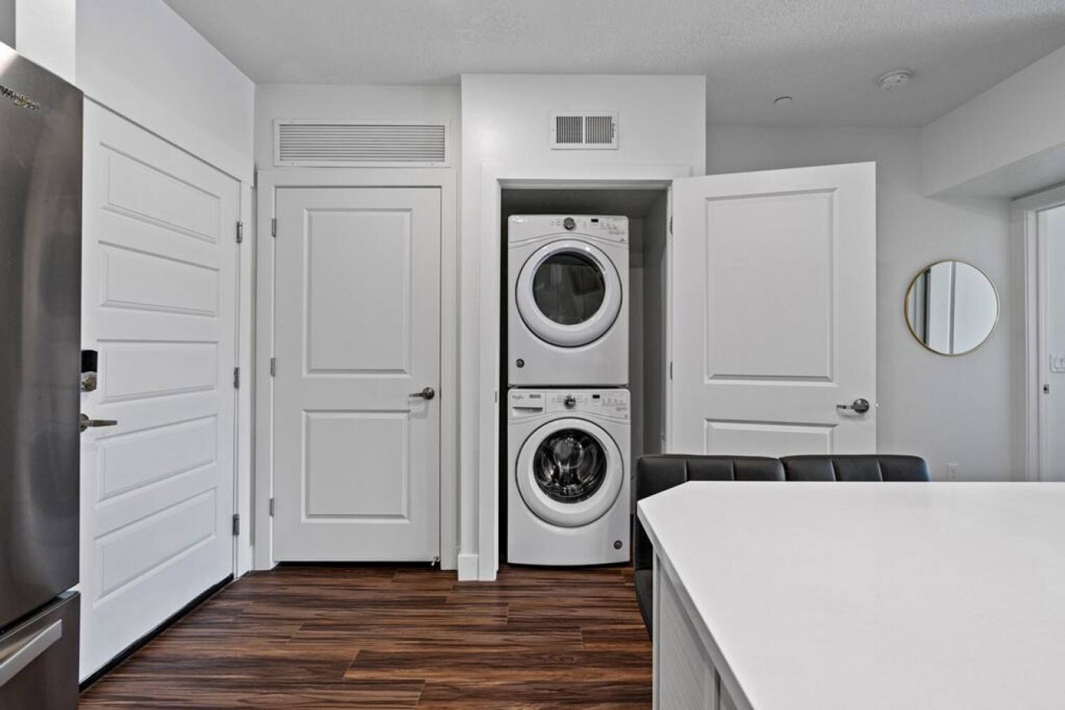 Building Photo - 380 S 400 E