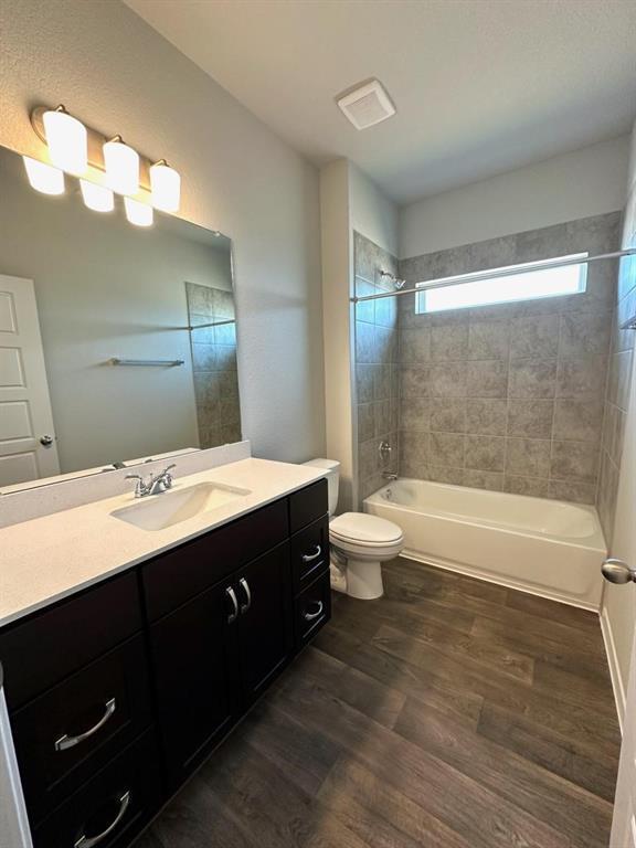 Building Photo - 611 Running Creek Dr