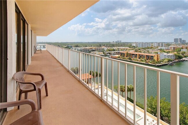 Building Photo - 290 174th St St