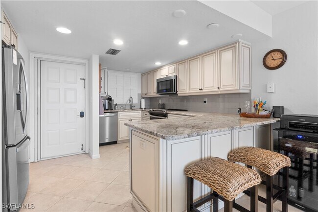 Building Photo - 271 Southbay Dr