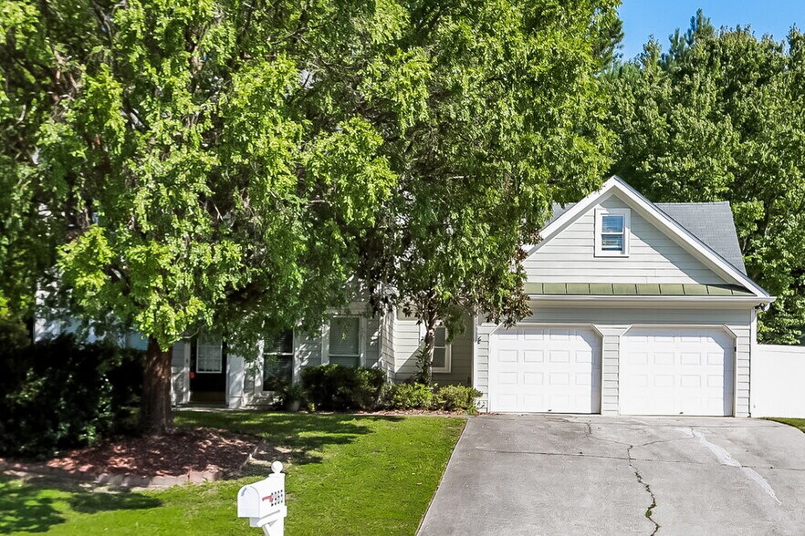Primary Photo - 2965 Lenora Springs Dr