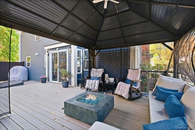 Building Photo - 67 Thoreau Ct