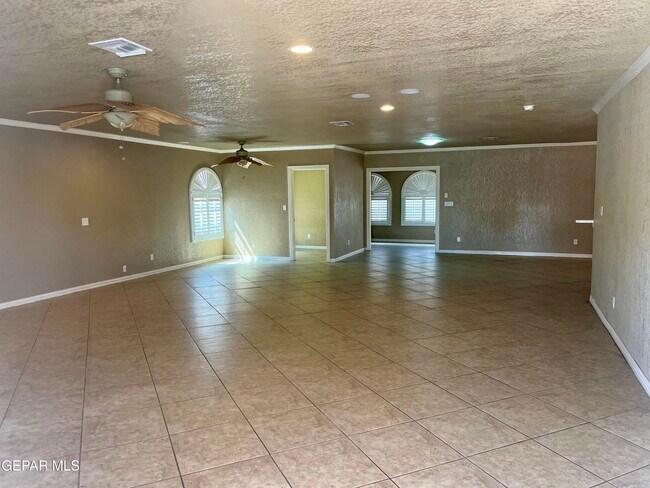 Building Photo - 7409 Edgemere Blvd