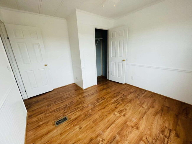 Building Photo - 3 BR, 2 BA doublewide in Pikeville school district