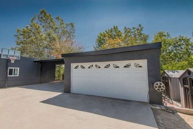 Building Photo - 214 S Avenue 50