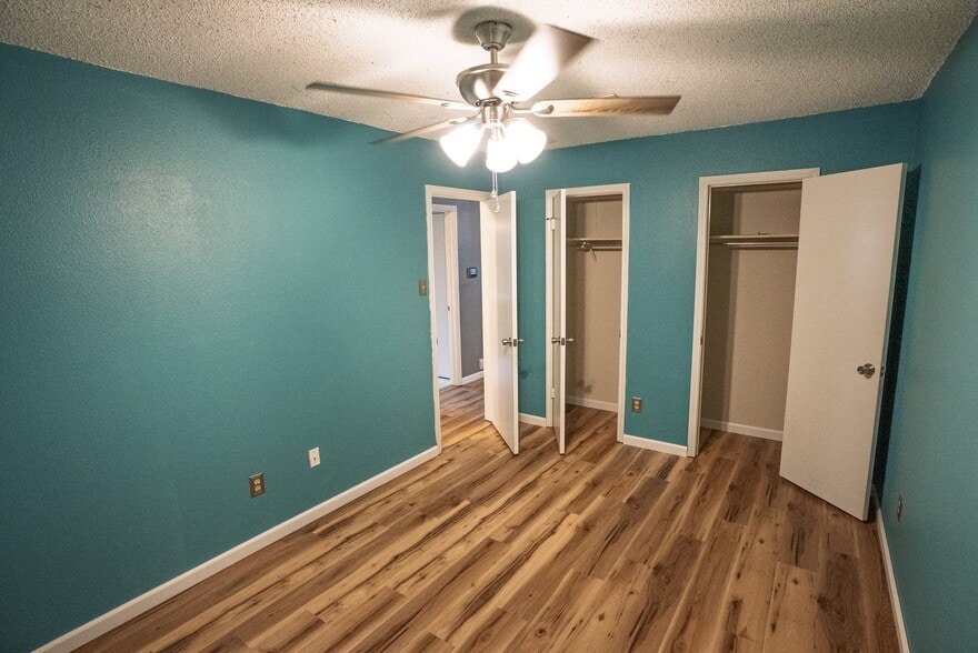 Building Photo - 9904 Briar Ridge Dr