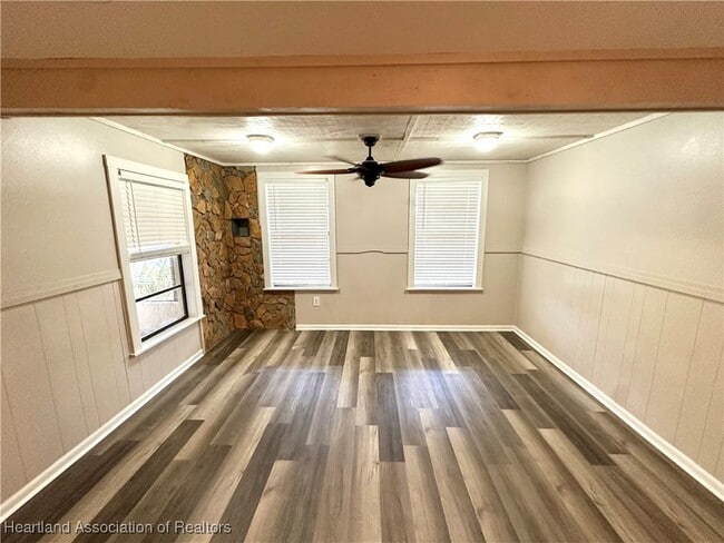 Building Photo - 1504 Sam Asbury Ave