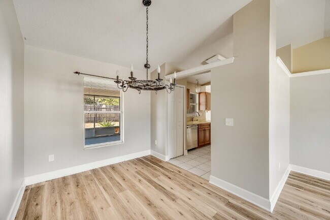 Building Photo - Desirable Parkway Meadows!