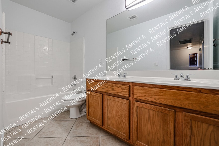 Building Photo - 20412 N 32nd Pl