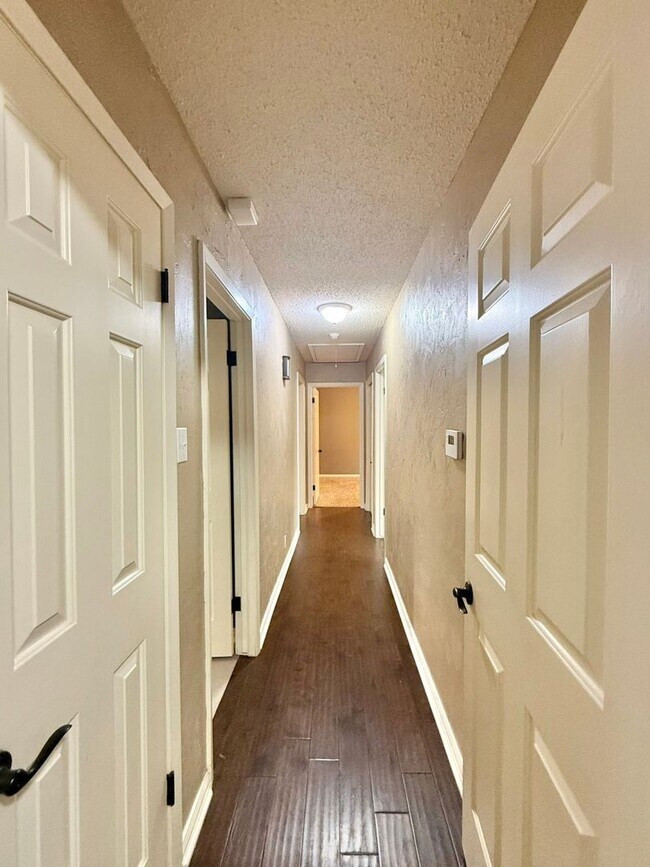 Building Photo - Available Now! Spacious 4 Bed/3 Bath Home in Tyler! Hot Tub!