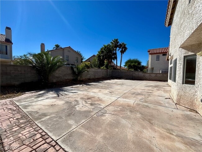 Building Photo - 425 Pemberry Cir