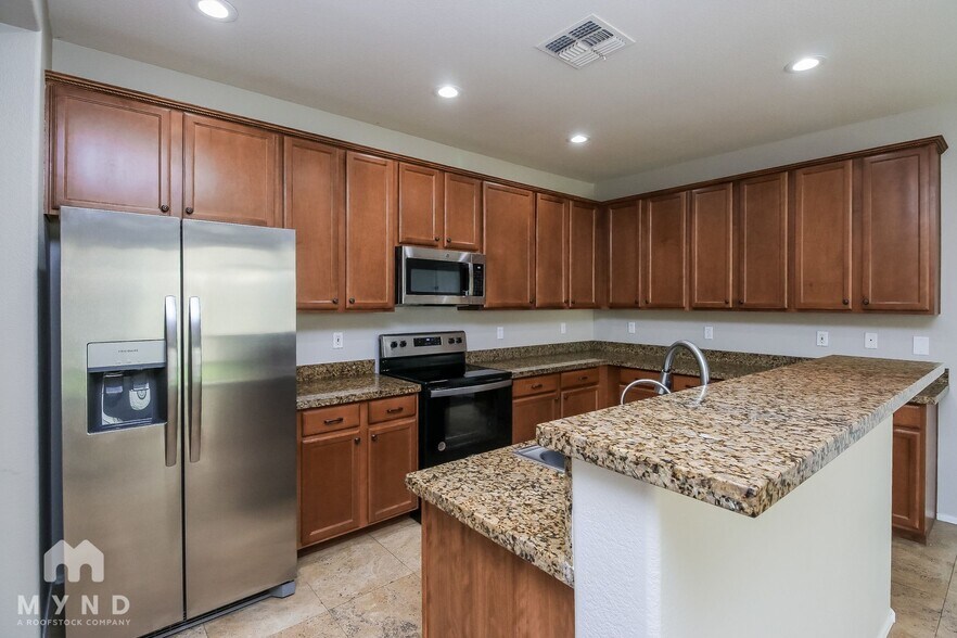 Building Photo - 1348 S Loback Ln