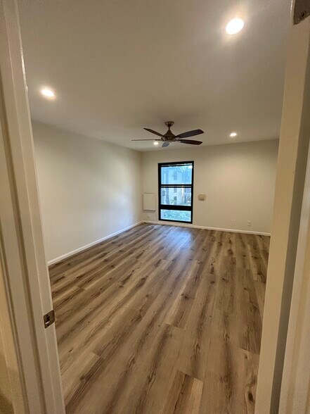 Building Photo - 8650 Gulana Ave