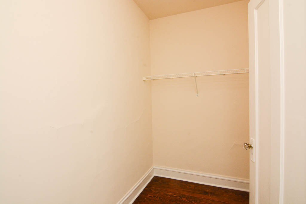 Building Photo - 4646 N Paulina St