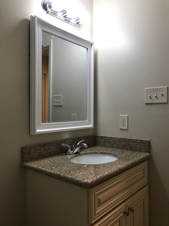 Building Photo - 208 Cantal Dr