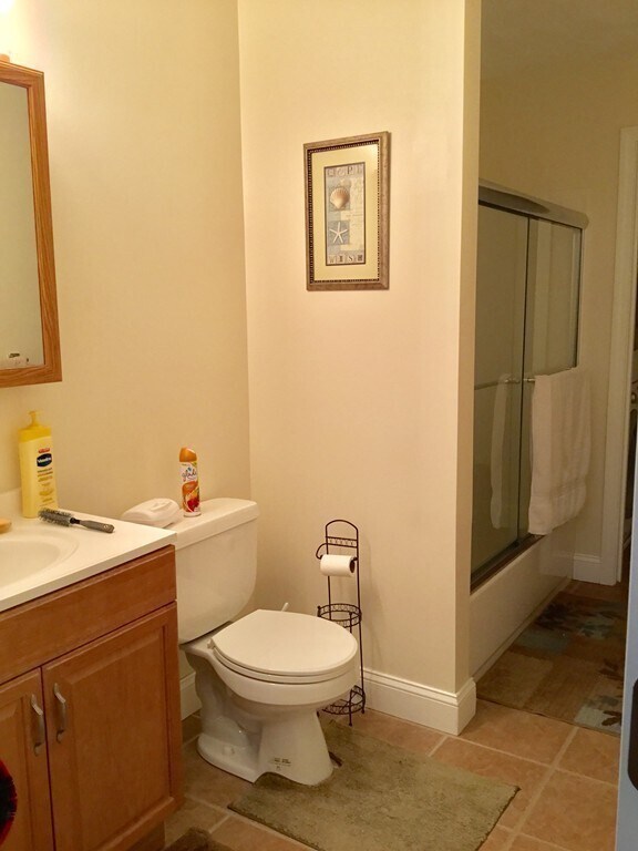 bath with tub & shower - 57 Dartmouth St