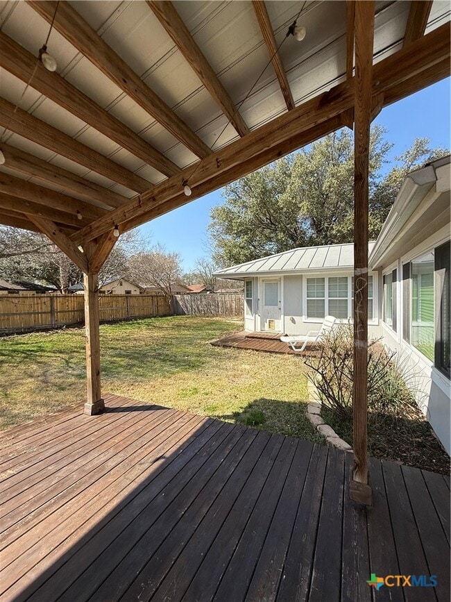 Building Photo - 1211 Clearwater Dr