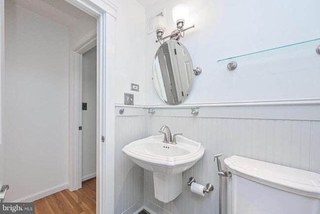 Building Photo - 2412 Rockbridge St