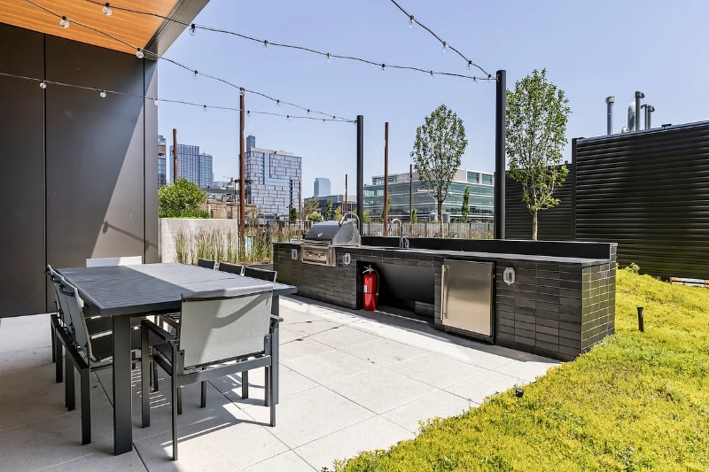 Building Photo - 207 N Elizabeth St