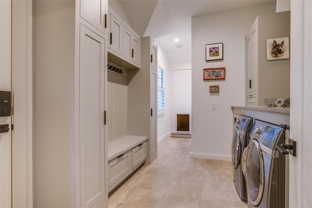 Building Photo - 2045 Marydale Rd