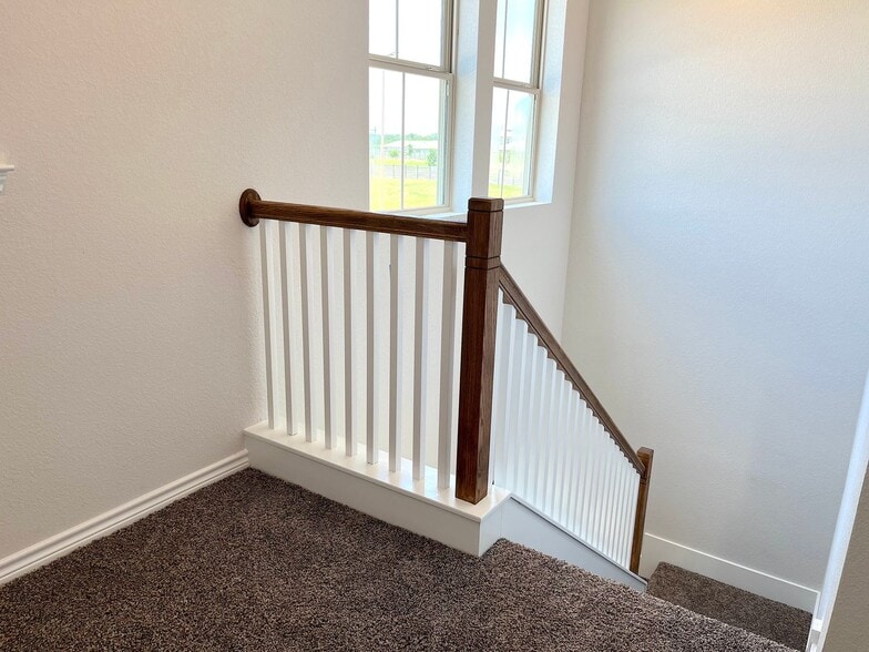 Building Photo - Gorgeous 3 bed 2.5 home in Town Lake Park!