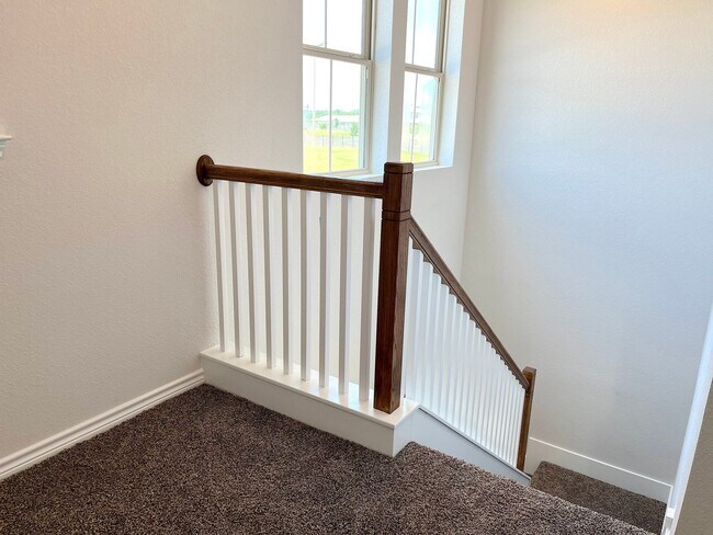 Building Photo - Gorgeous 3 bed 2.5 home in Town Lake Park!