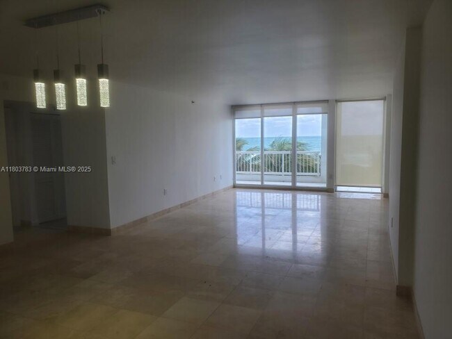 Building Photo - 9341 Collins Ave