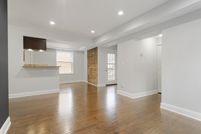 Building Photo - 7724 N Ashland Ave