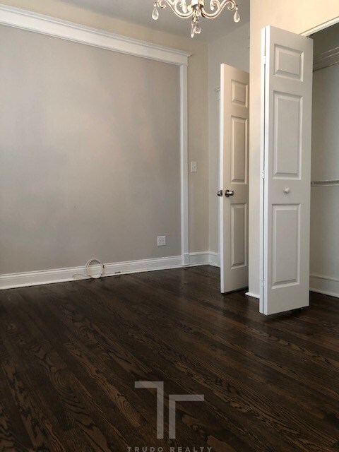 Building Photo - 1949 W Grace St