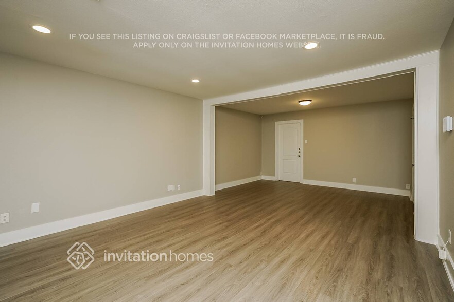 Building Photo - 923 Meadow Mead Dr